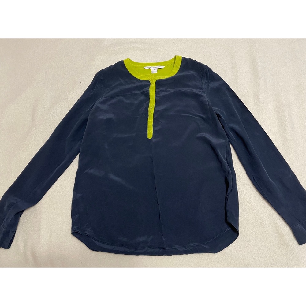 Diane Von Furstenberg silk navy and neon green contrast blouse (size 8)